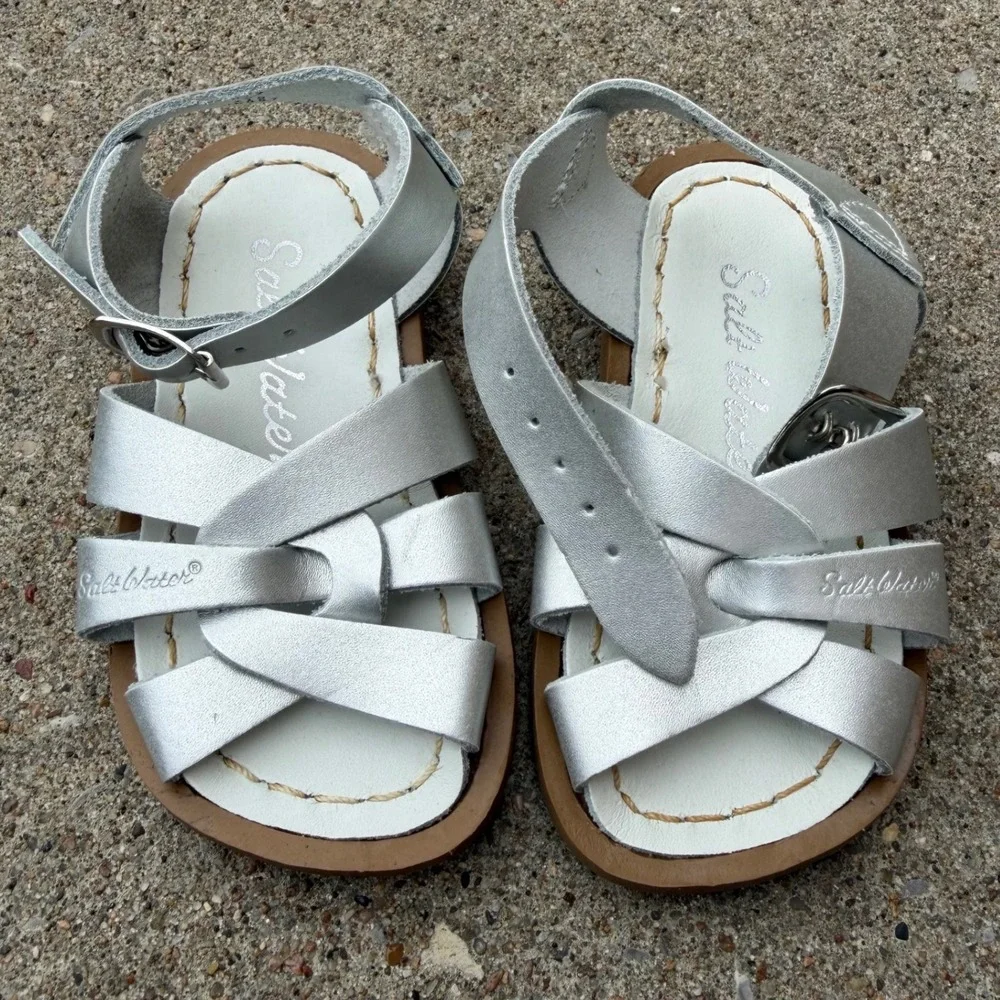 Salt Water Sandals Hoy Shoe Co Original 812 Silver Metallic Leather Kids Sz 5